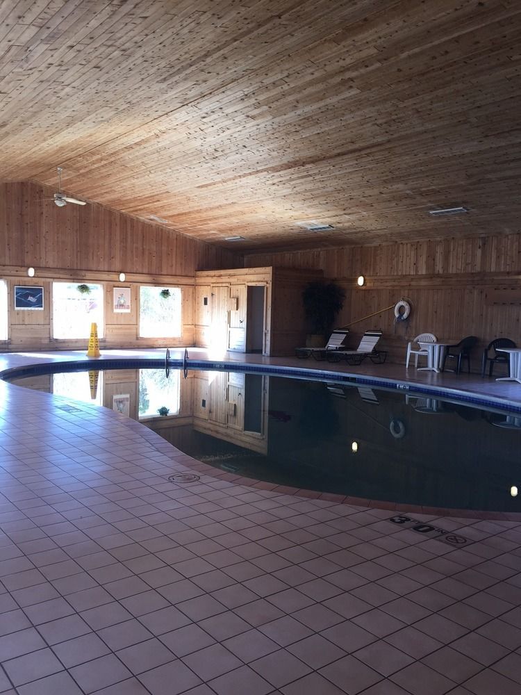 Boarders Inn & Suites By Cobblestone Hotels Superior Exterior foto