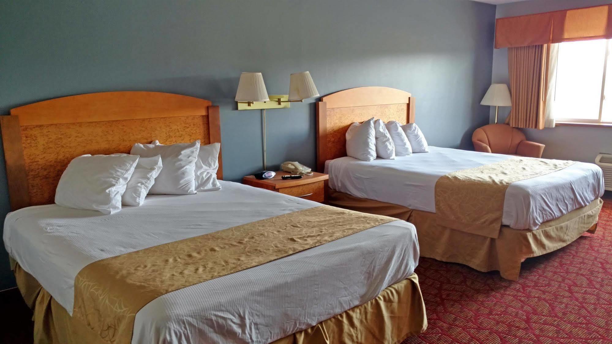 Boarders Inn & Suites By Cobblestone Hotels Superior Exterior foto