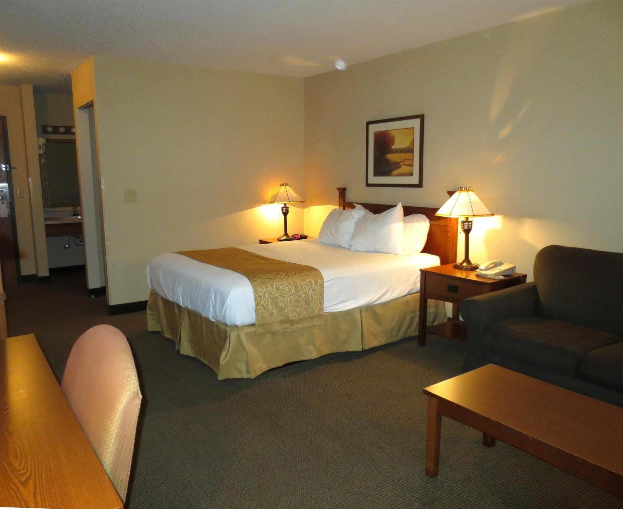 Boarders Inn & Suites By Cobblestone Hotels Superior Exterior foto