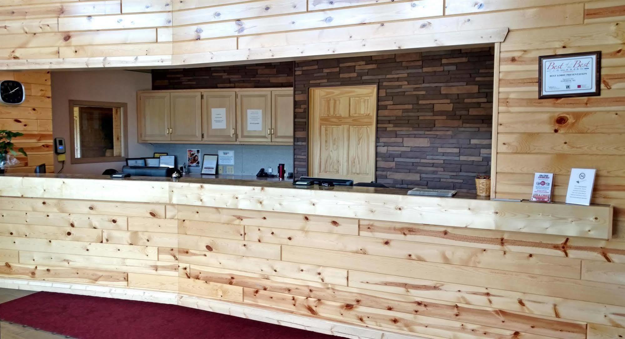 Boarders Inn & Suites By Cobblestone Hotels Superior Exterior foto