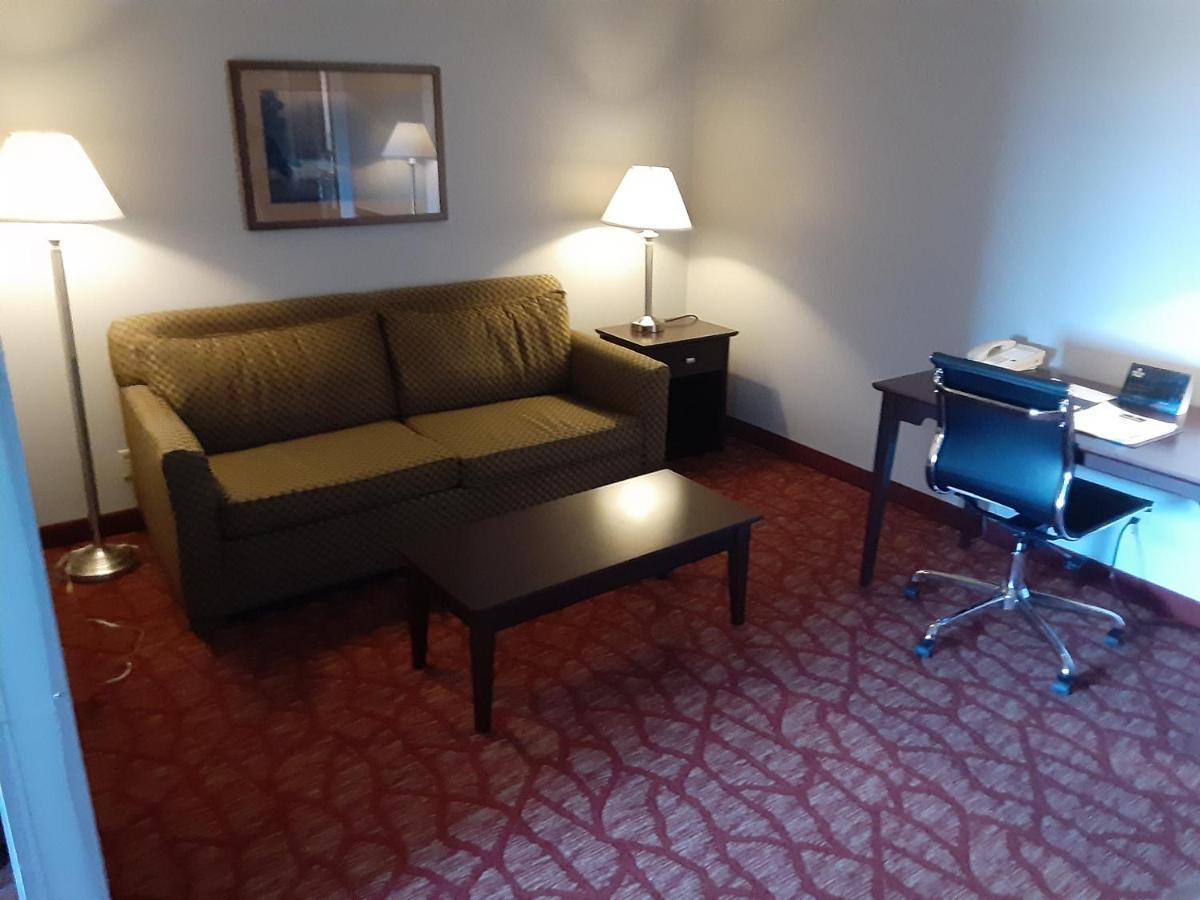 Boarders Inn & Suites By Cobblestone Hotels Superior Exterior foto