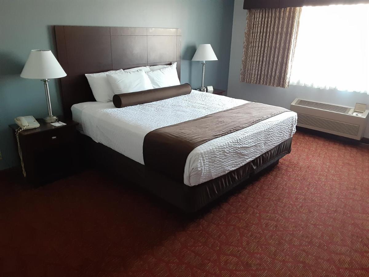 Boarders Inn & Suites By Cobblestone Hotels Superior Exterior foto